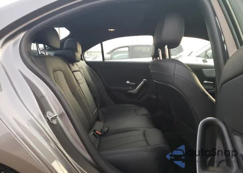 2021 Mercedes-Benz A 220 z USA, uszkodzony, nr VIN W1K3G4EB6MJ316826